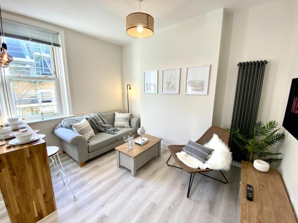 Stunning Beach Themed 2 Bed Apartment Bournemouth Buitenkant foto