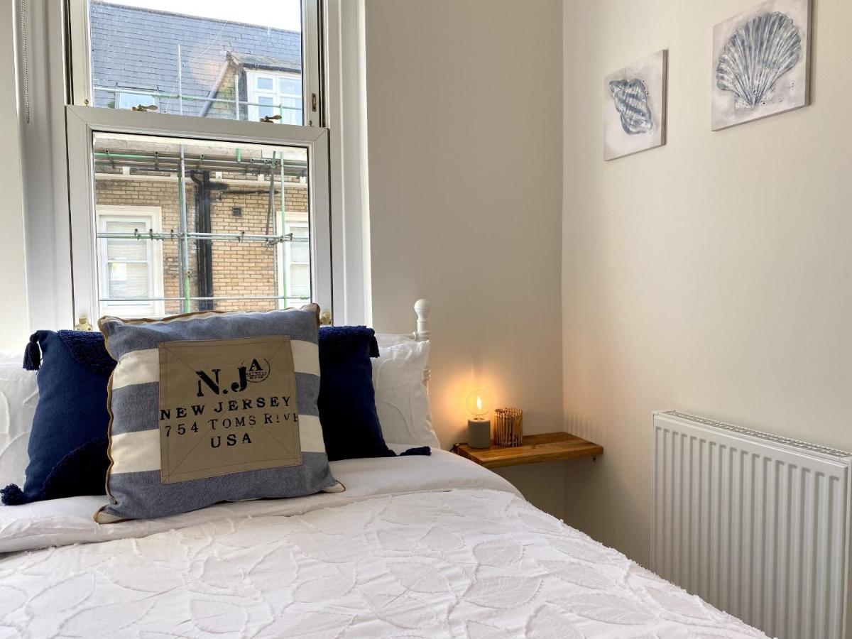 Stunning Beach Themed 2 Bed Apartment Bournemouth Buitenkant foto