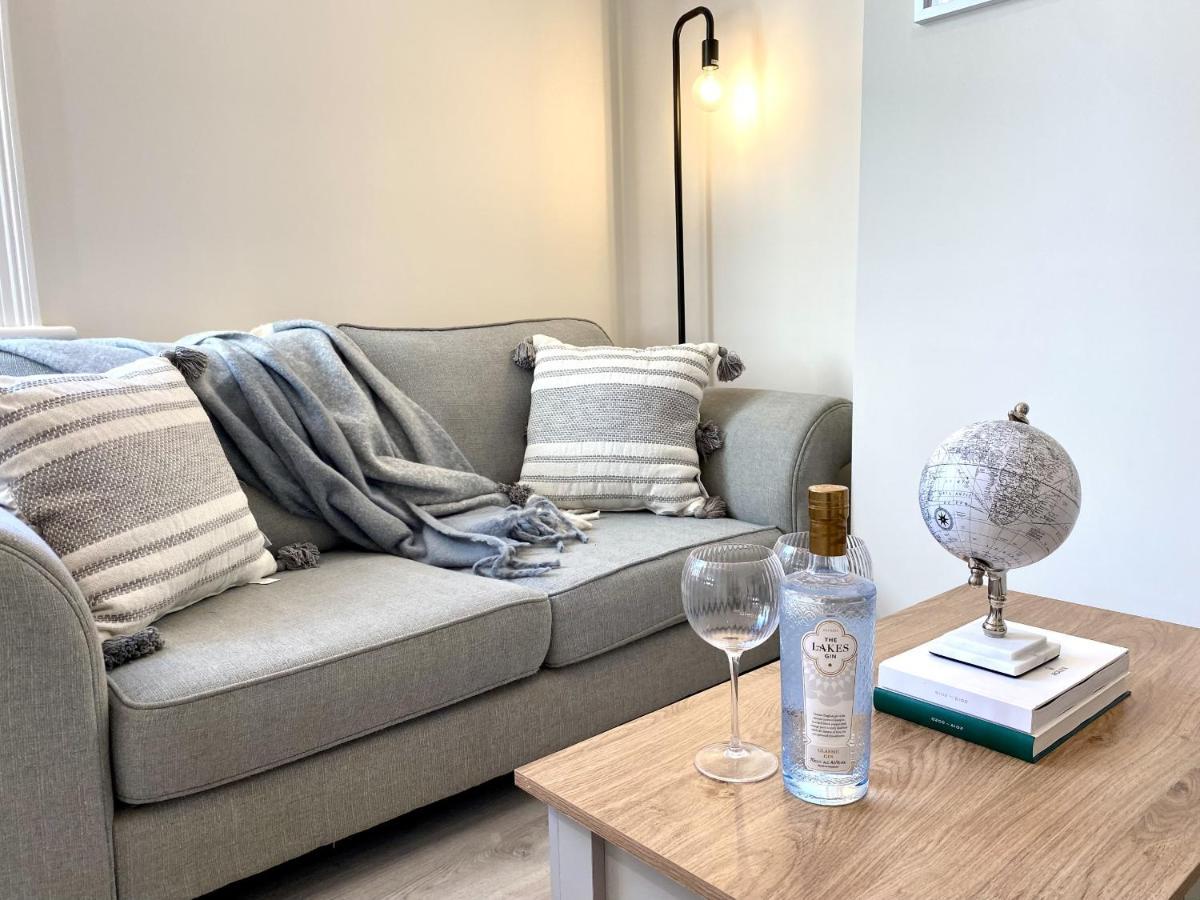 Stunning Beach Themed 2 Bed Apartment Bournemouth Buitenkant foto