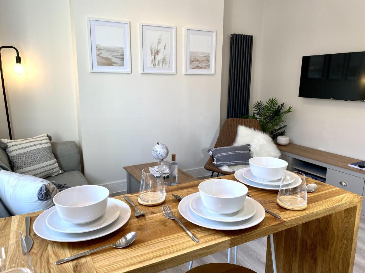 Stunning Beach Themed 2 Bed Apartment Bournemouth Buitenkant foto
